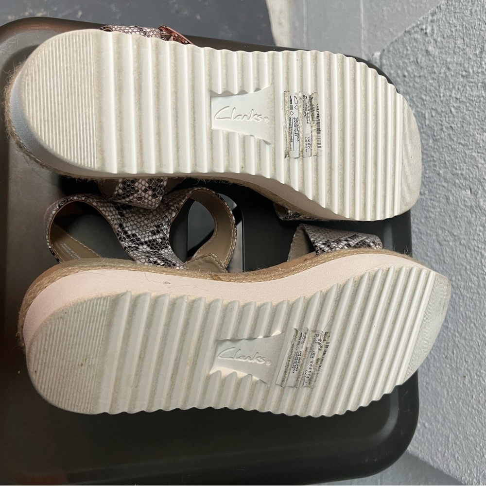 Clarks Snakeskin Pattern Sandals - Picture 7 of 9